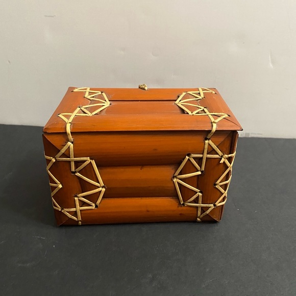 Vintage Hand Made Bamboo Box, Small Size: 5 5/8” L. X 3.5” X 3.5”, Unmarked - Picture 8 of 13